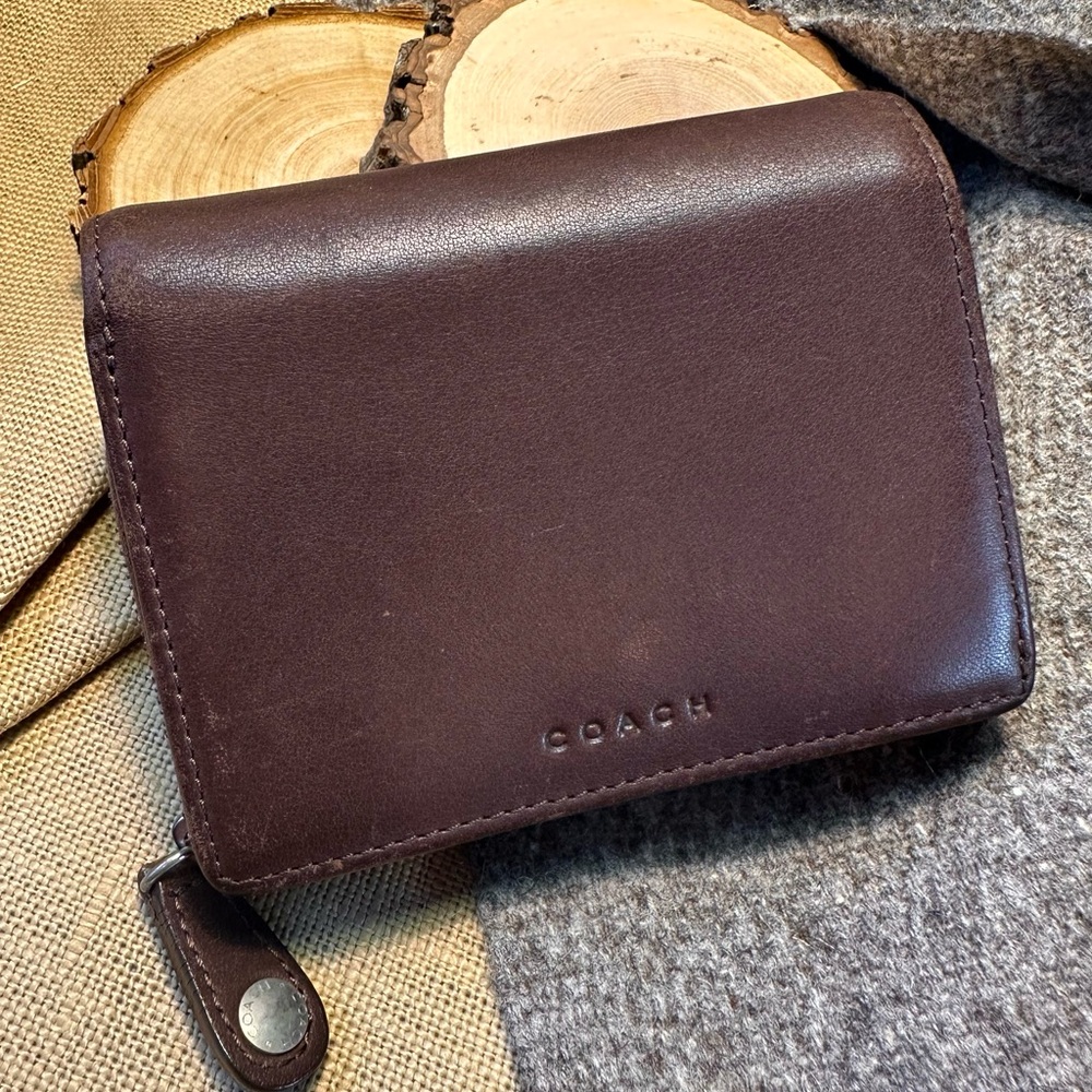 Vintage Coach Brown Wallet in soft tanned Leather. $149